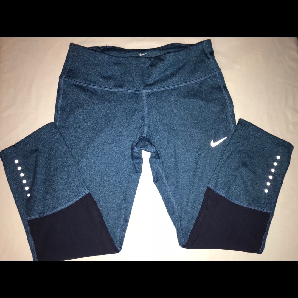 Nike 3/4 length Leggings